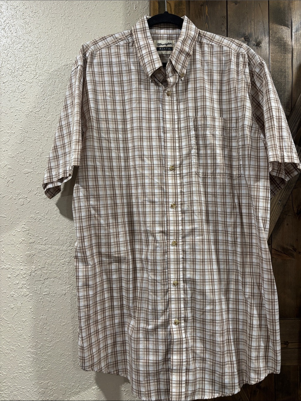Wrangler Short Sleeve Button-Down Plaid Shirt - Brown & White